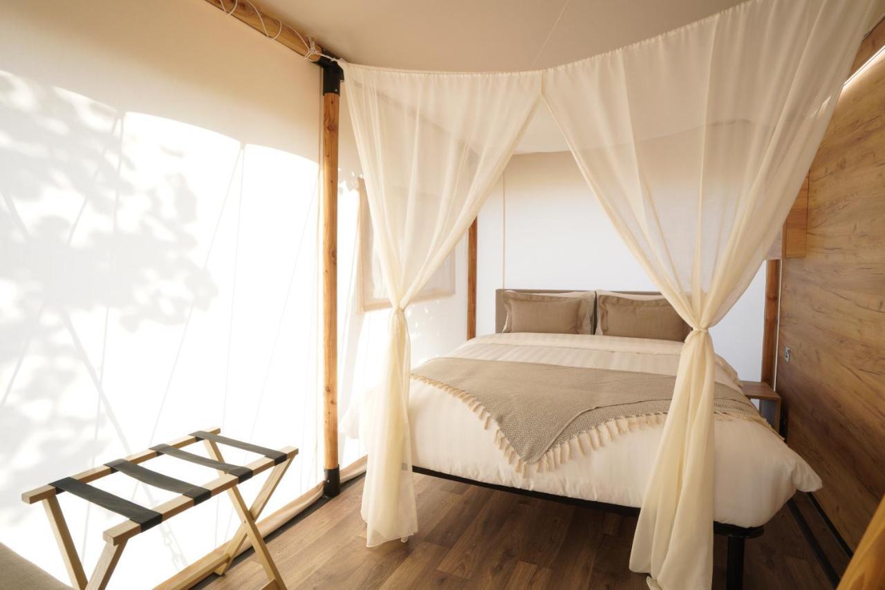 Bab Al Nojoum Hudayriyat Camp * Abu Dhabi