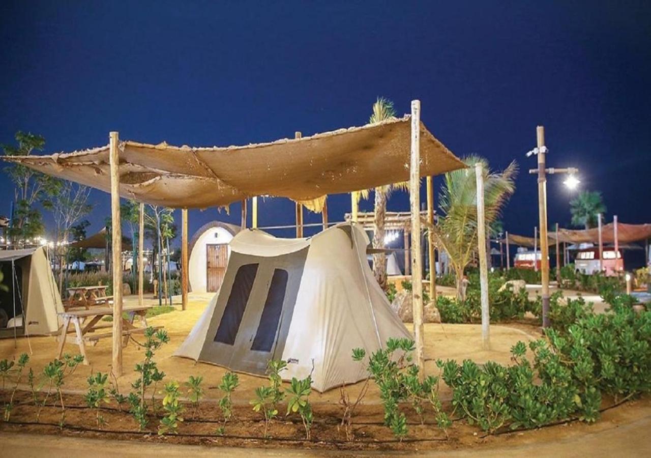 Bab Al Nojoum Hudayriyat Camp * Abu Dhabi